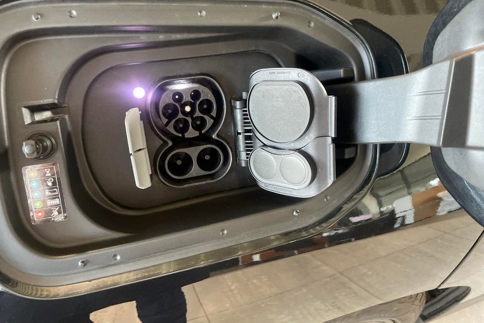 BMW iX xDrive40 Fully Charged 5d