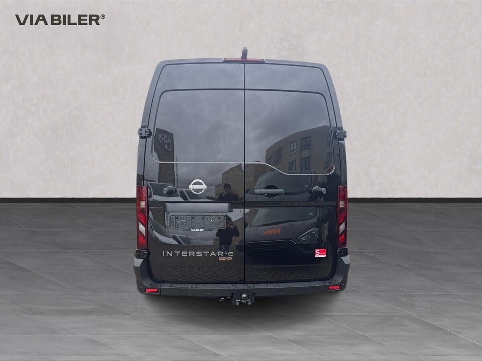 Nissan Interstar 87 L2H2 Tekna Van