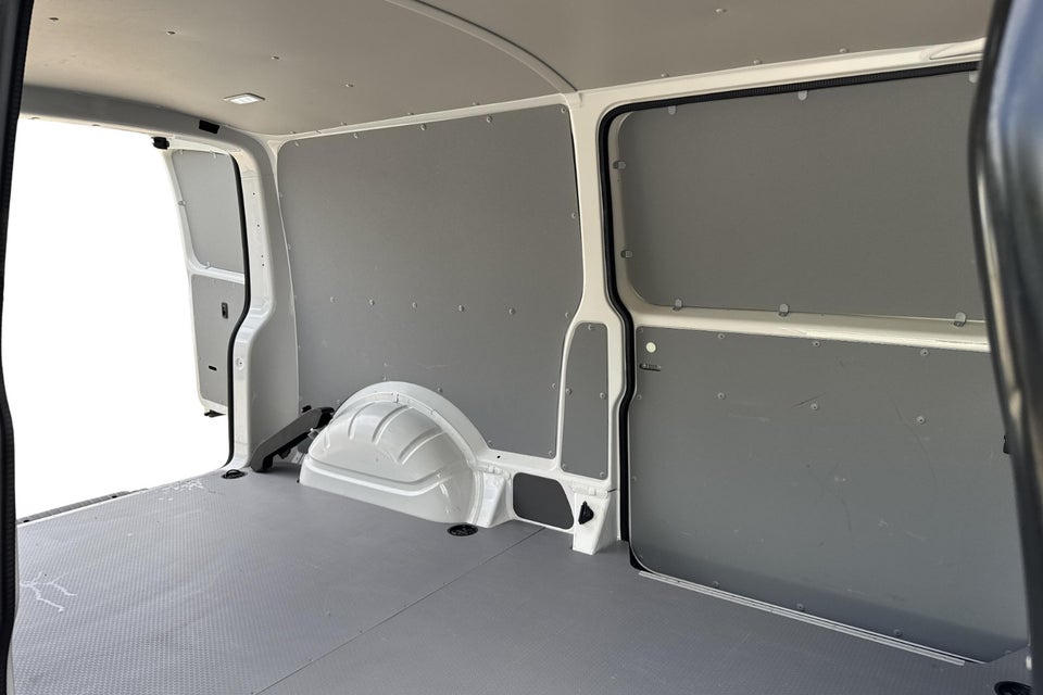VW Transporter 2,0 TDi 150 Kassevogn DSG lang
