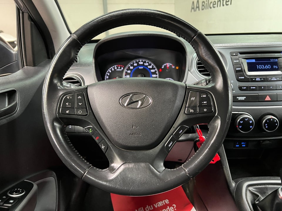 Hyundai i10 1,0 Black Line 5d