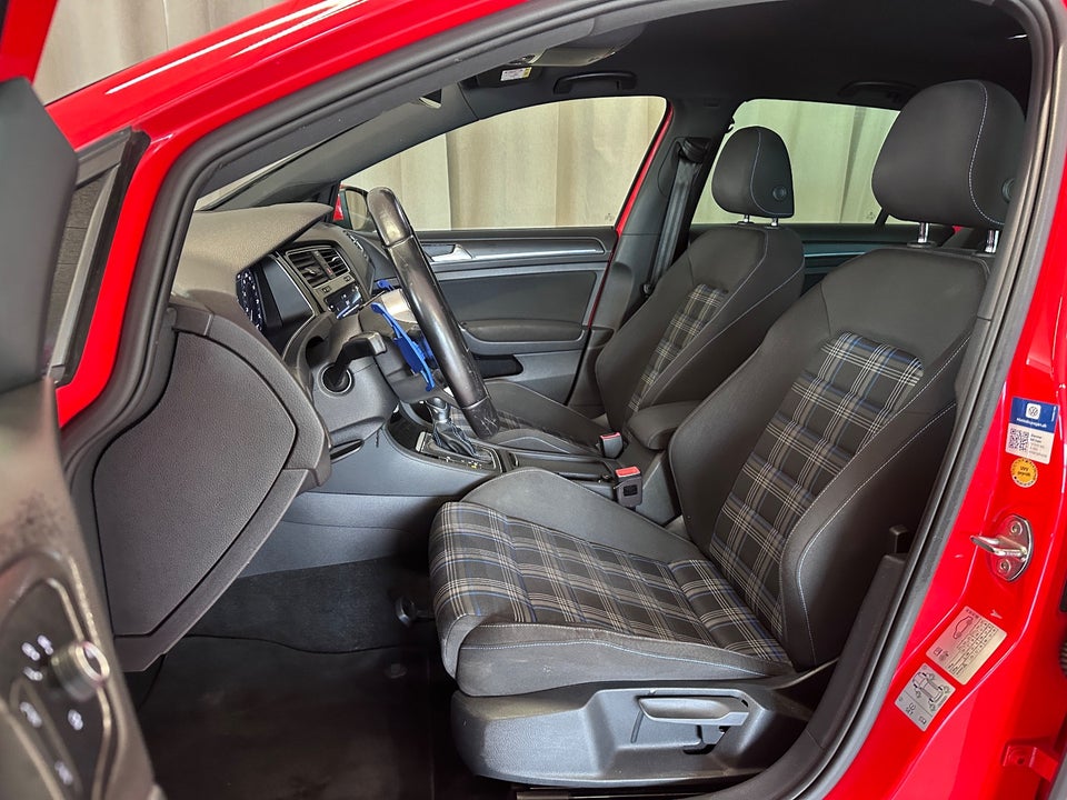 VW Golf VII 1,4 GTE DSG 5d