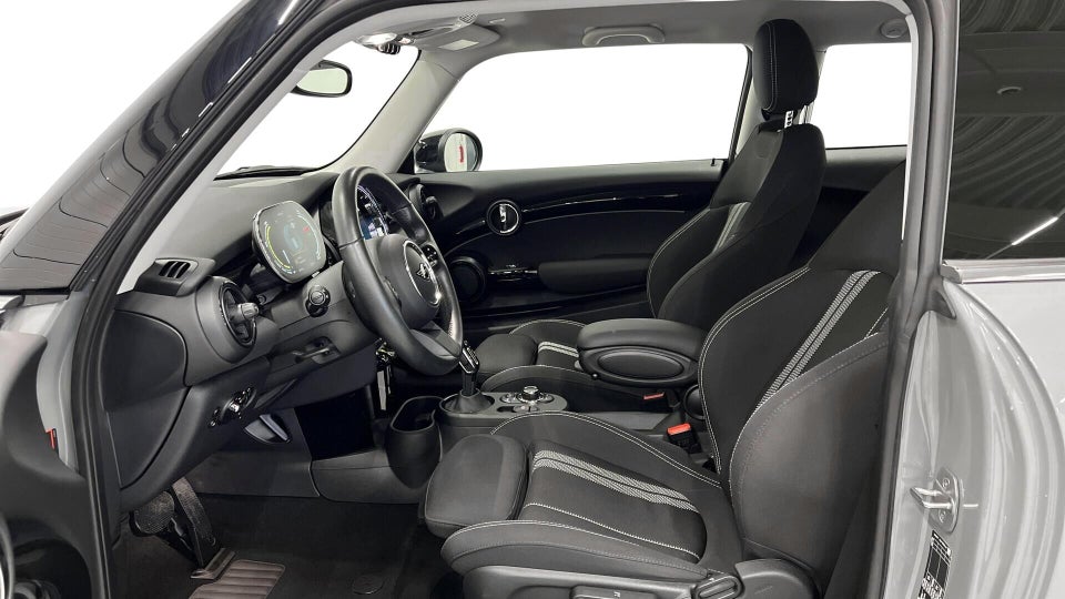 MINI Cooper SE Essential 3d