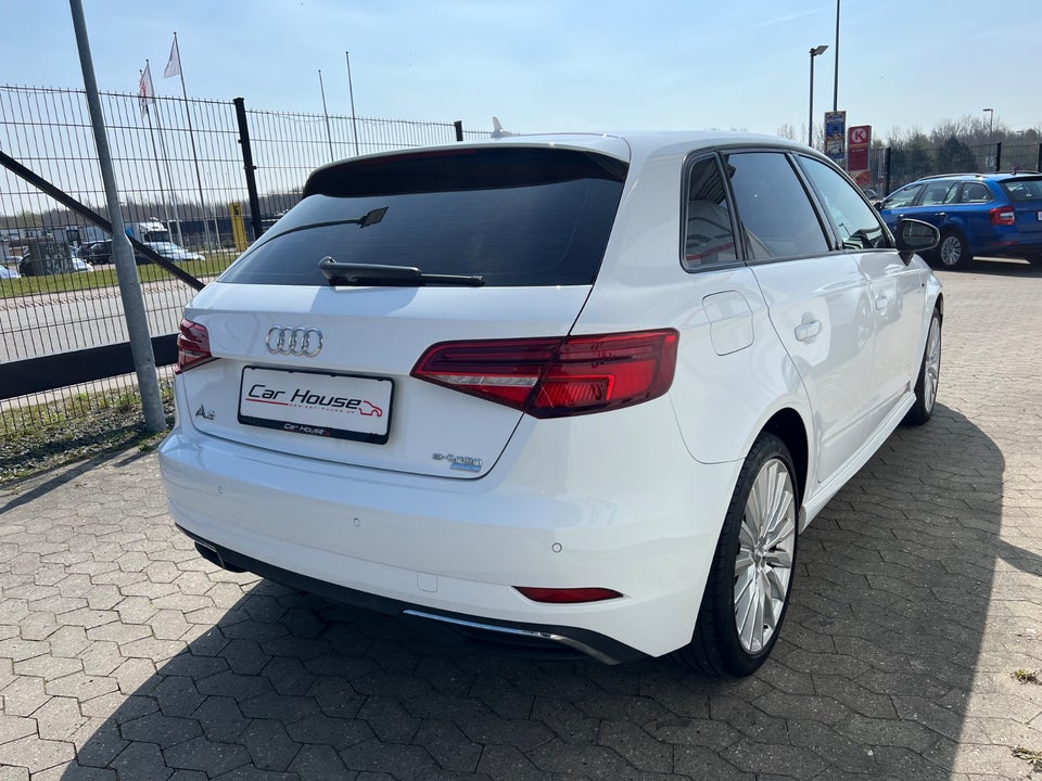 Audi A3 1,4 e-tron S-line Sportback S-tr. 5d