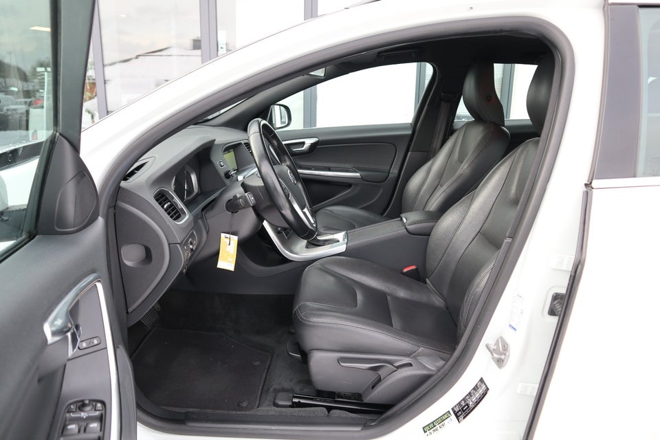 Volvo V60 2,0 D3 136 Momentum aut. 5d