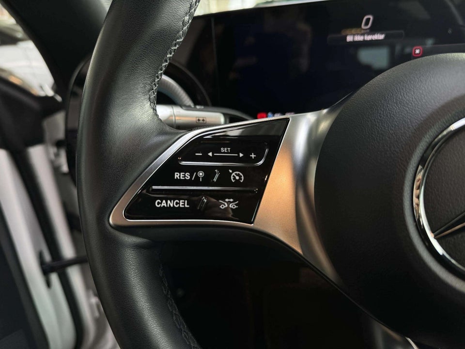 Mercedes CLA350 electric 4Matic 4d