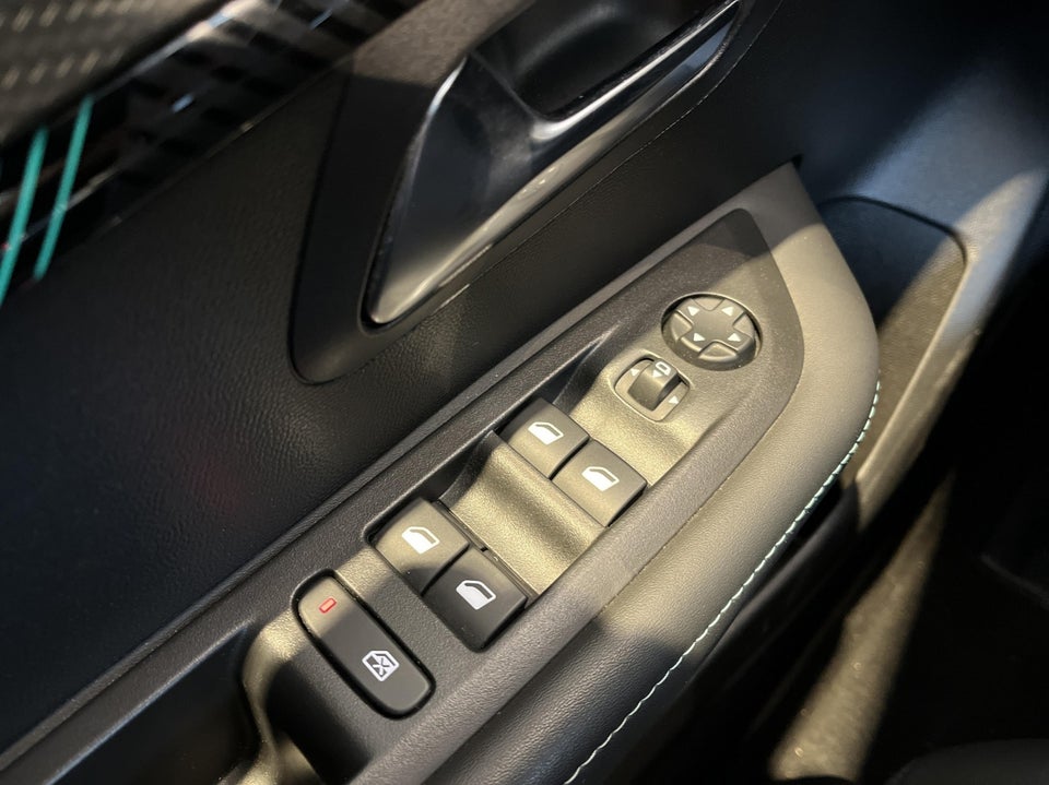 Peugeot 208 1,2 PureTech 100 Allure 5d