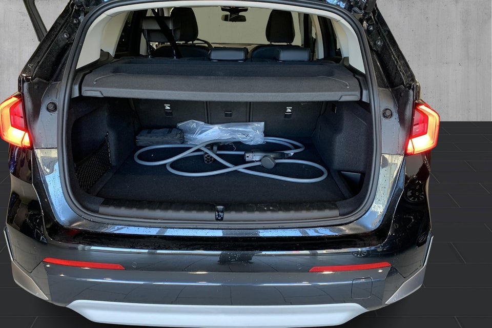 BMW iX1 eDrive20 X-Line 5d