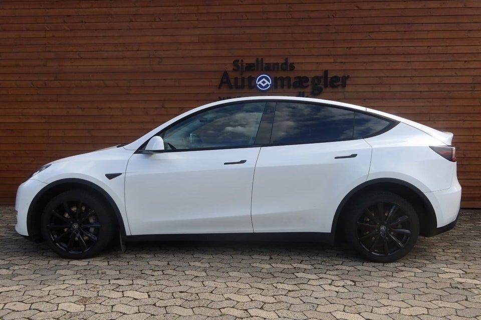 Tesla Model Y Long Range AWD 5d