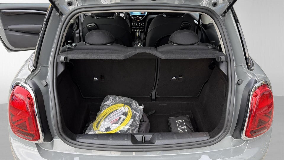 MINI Cooper SE Essential 3d