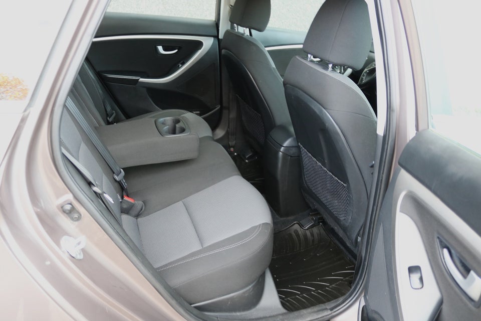 Hyundai i30 1,6 CRDi 110 Style Eco 5d