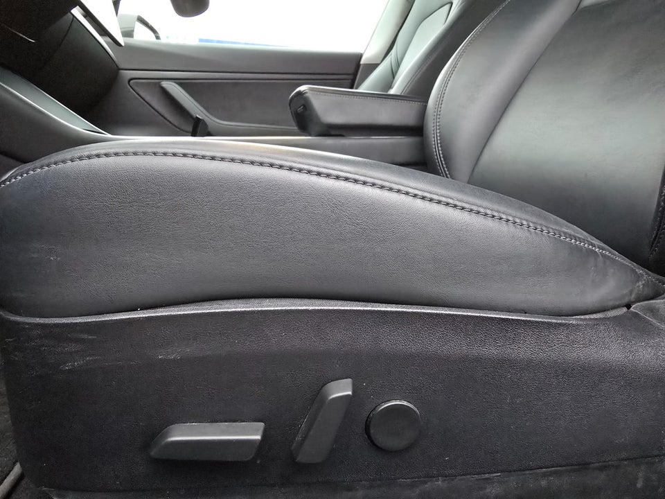 Tesla Model 3 Long Range AWD 4d