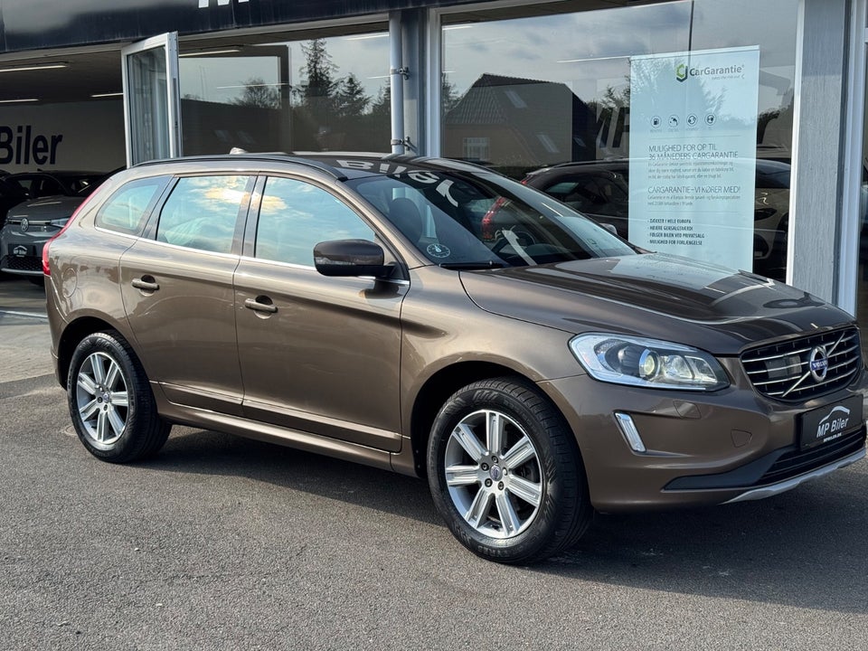 Volvo XC60 2,4 D5 220 Momentum aut. AWD Van 5d