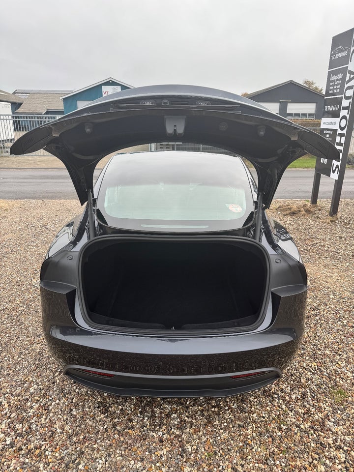 Tesla Model 3 RWD 4d