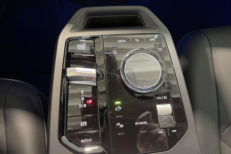 BMW iX xDrive40 Sport 5d