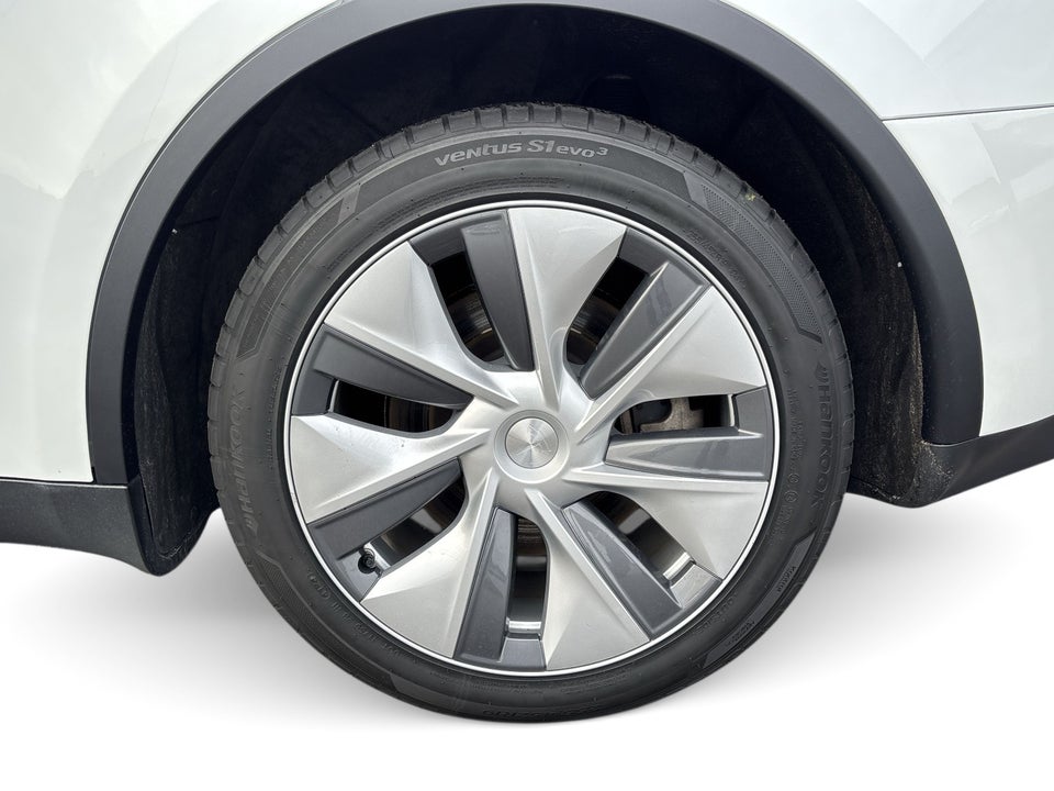 Tesla Model Y Long Range AWD 5d