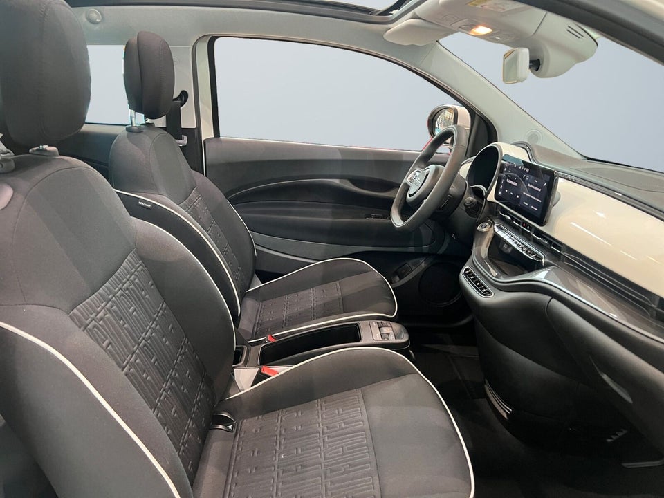 Fiat 500e 42 Icon Cabrio 2d