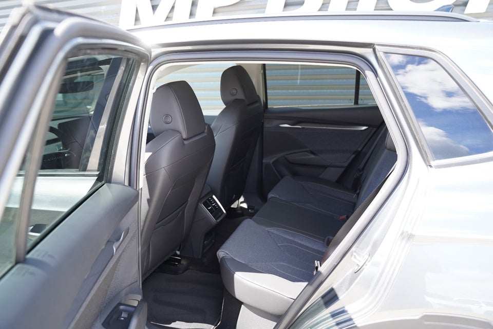Skoda Elroq 60 iV Loft 5d