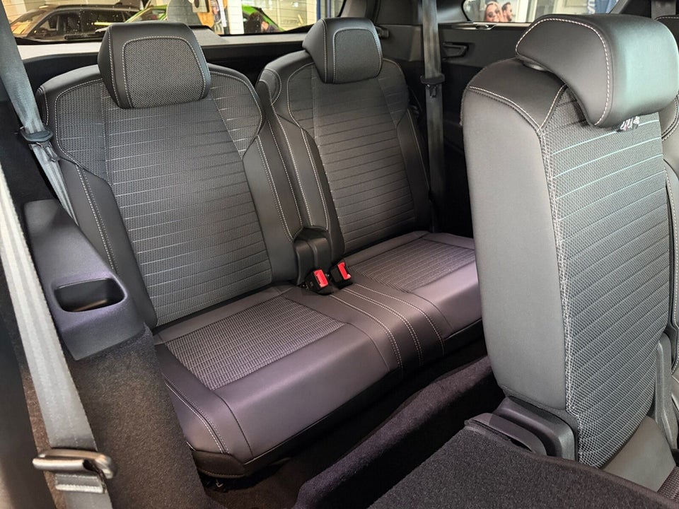 Peugeot e-5008 77 Allure Pack 7prs 5d