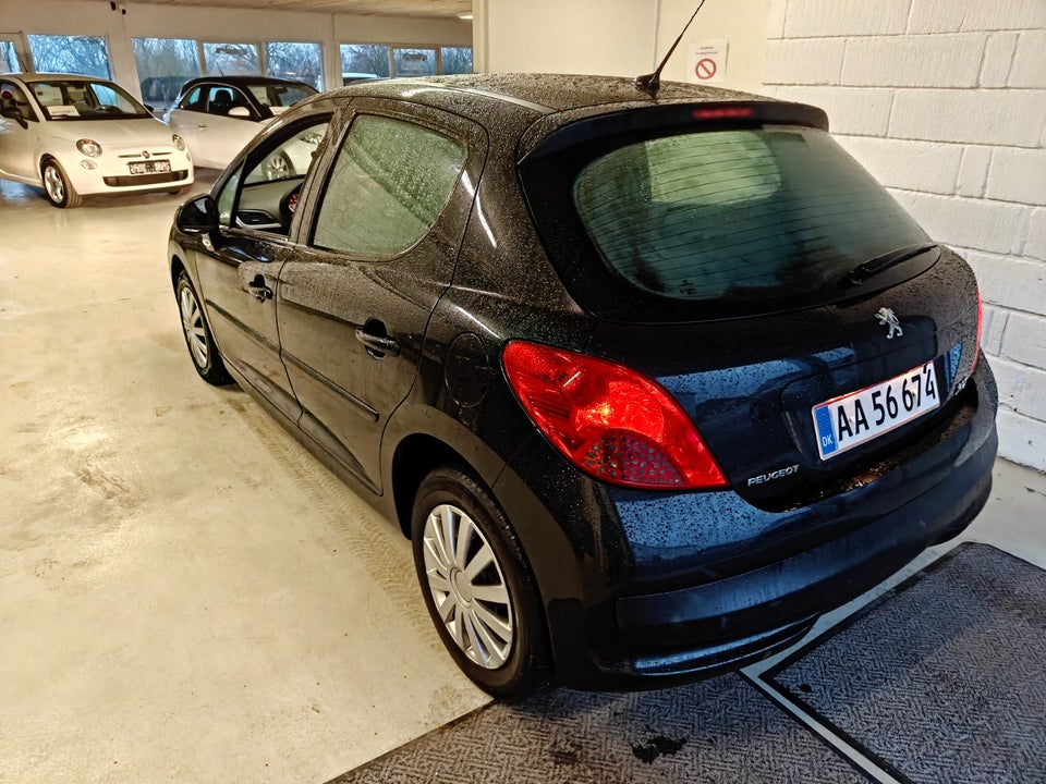 Peugeot 207 1,4 Comfort+ 5d