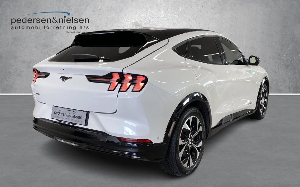 Ford Mustang Mach-E 88 Extended Range AWD 5d