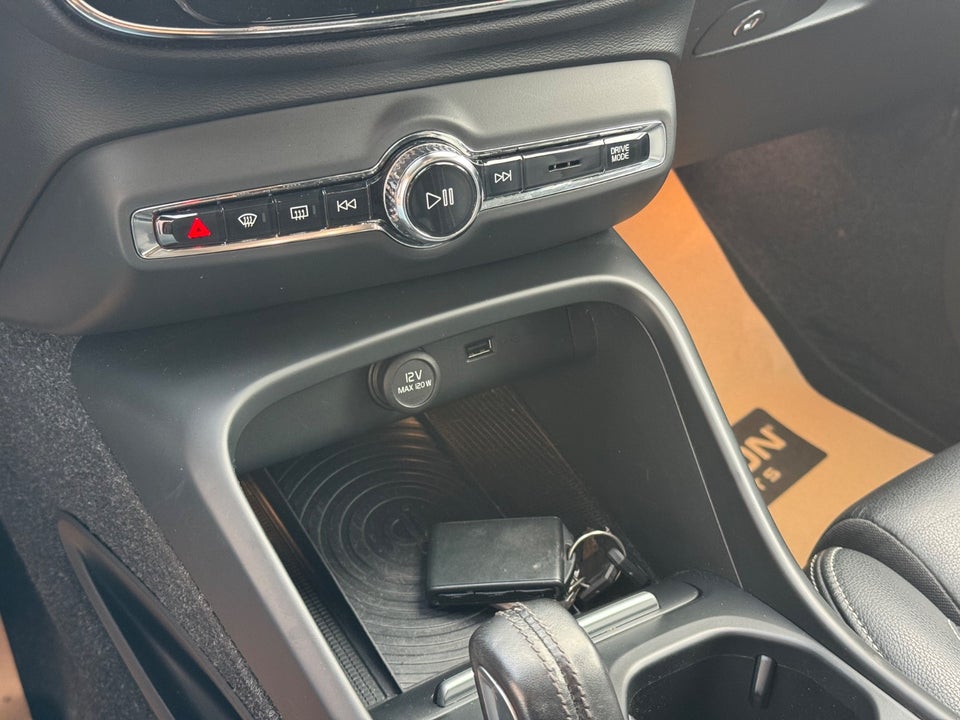 Volvo XC40 2,0 D4 190 Momentum aut. AWD 5d