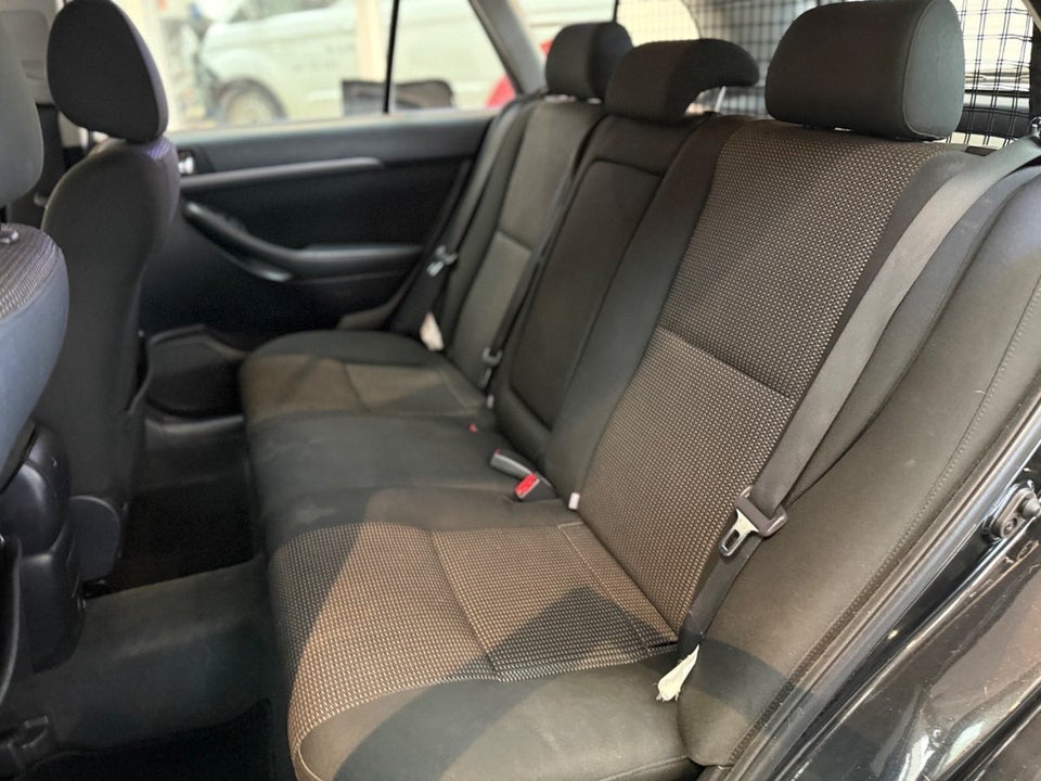 Toyota Avensis 2,0 Sol 4d