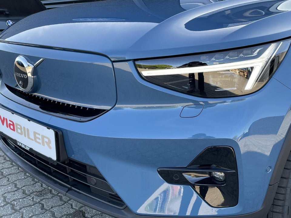 Volvo EX40 Extended Range Plus 5d