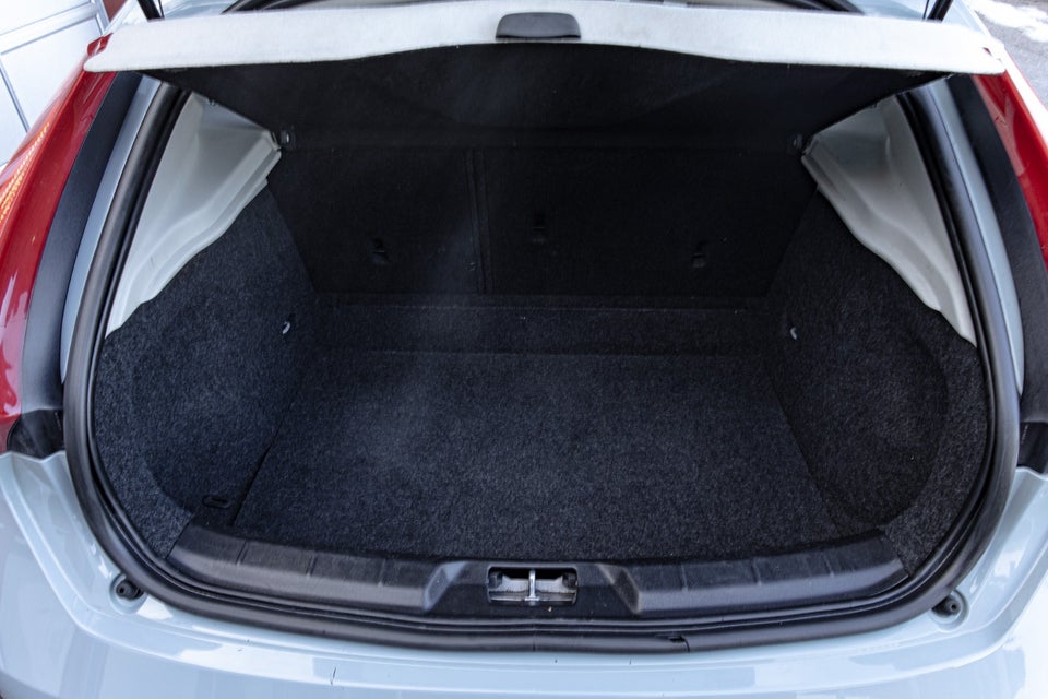 Volvo V40 2,0 D3 150 Momentum aut. 5d