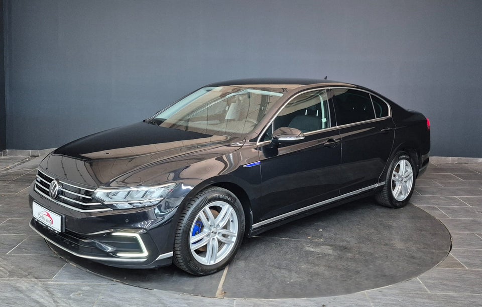 VW Passat 1,4 GTE High DSG 4d
