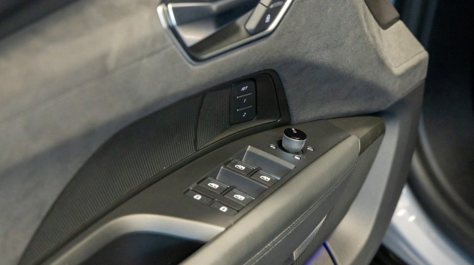 Audi RS e-tron GT quattro 4d