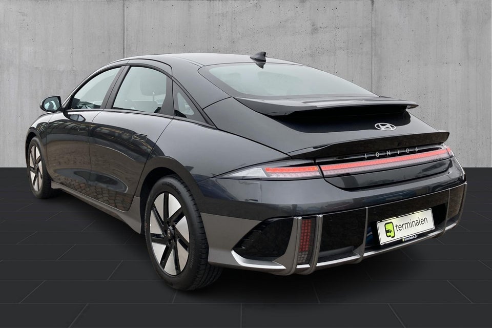 Hyundai Ioniq 6 77 Essential 4d