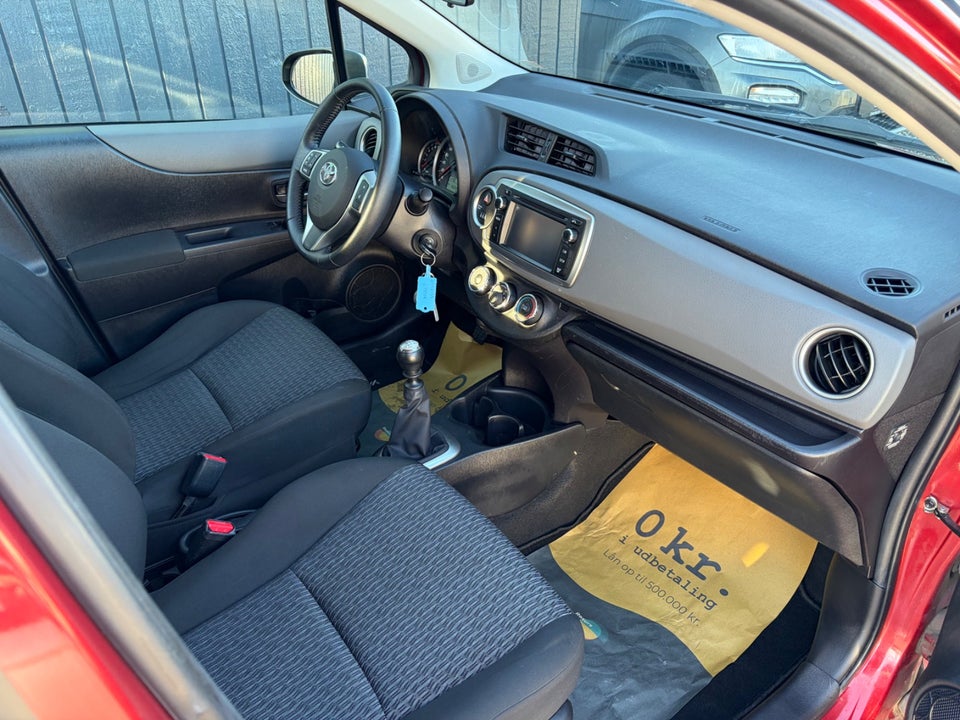 Toyota Yaris 1,3 VVT-i T2 Style 5d