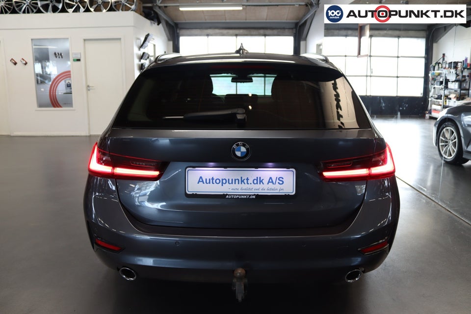 BMW 320d 2,0 Connected xDrive aut. 4d