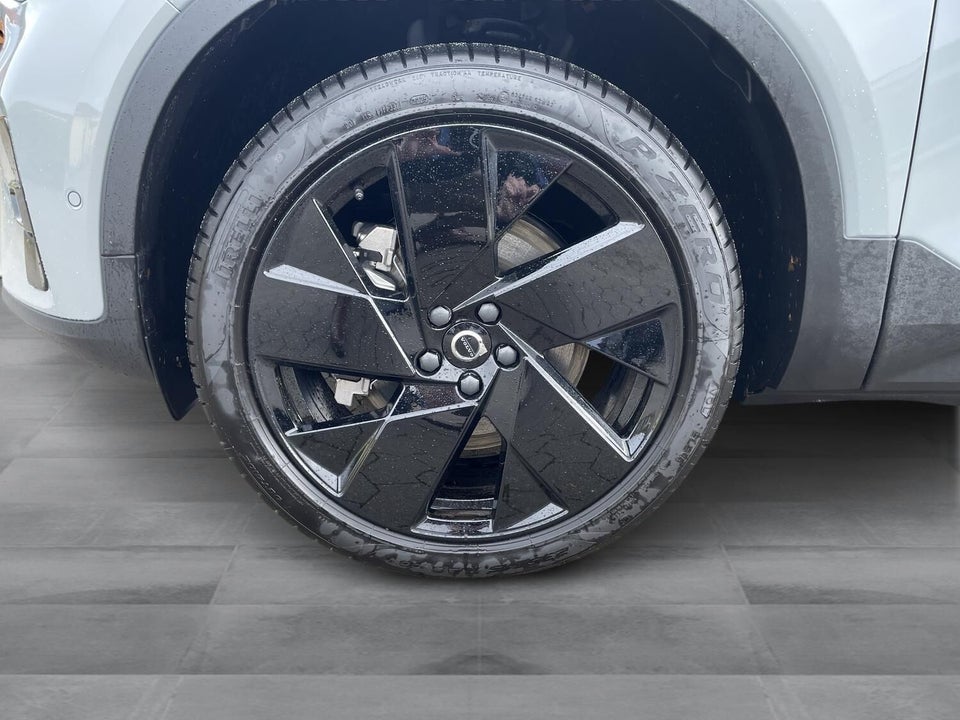 Volvo EX40 Extended Range Black Edition Excess 5d