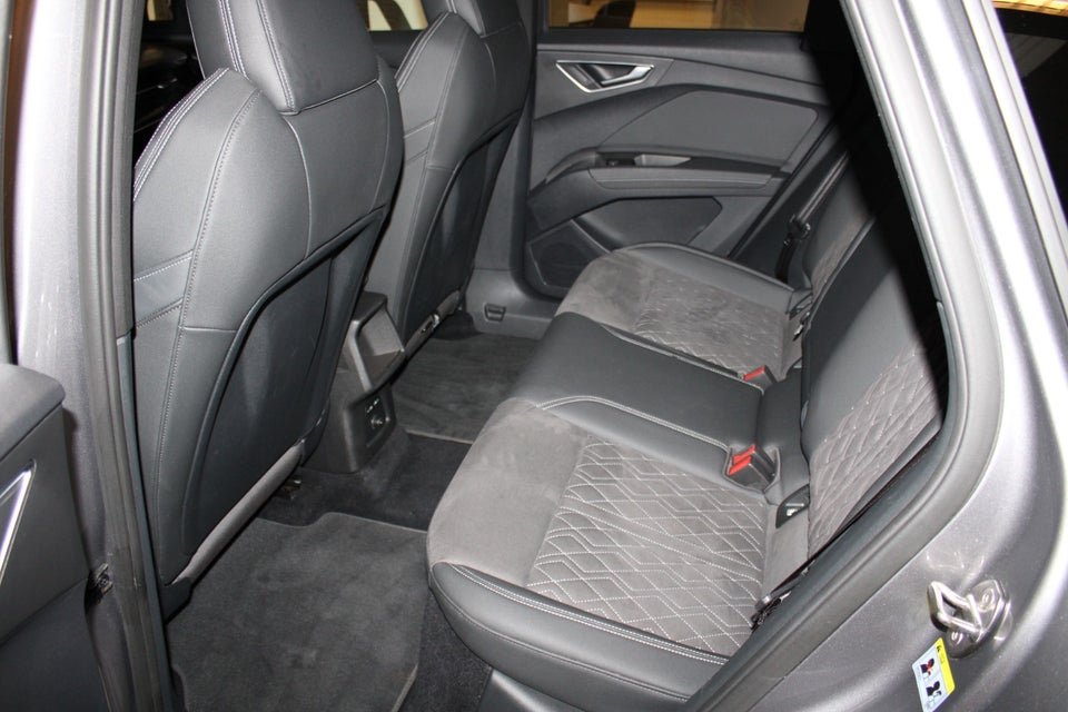 Audi Q4 e-tron 40 S-line 5d