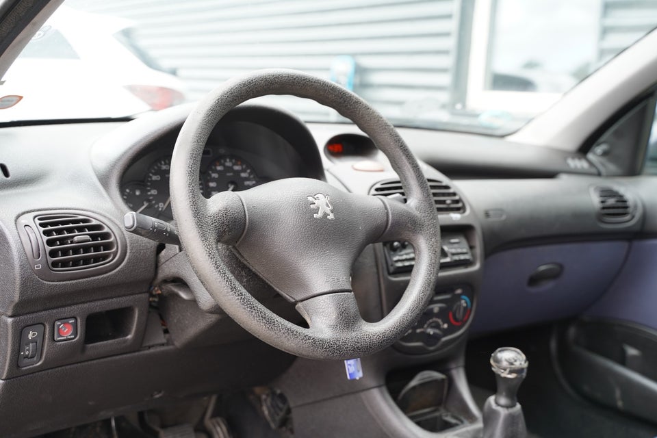 Peugeot 206 1,6 XR 3d