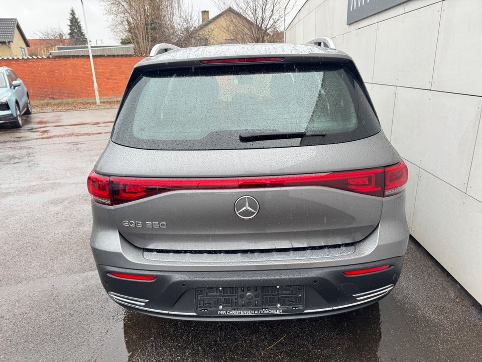 Mercedes EQB250 7prs 5d