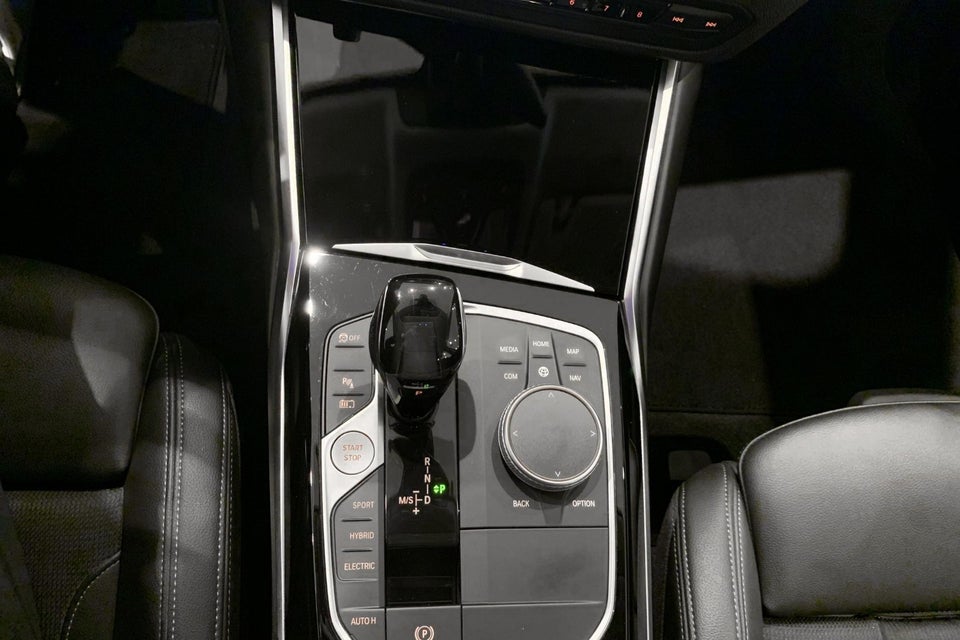 BMW 330e 2,0 Touring Sport Line aut. 5d