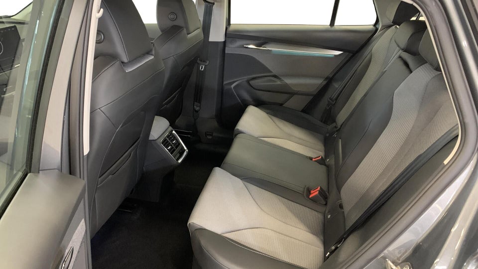 Skoda Enyaq 50 iV 5d