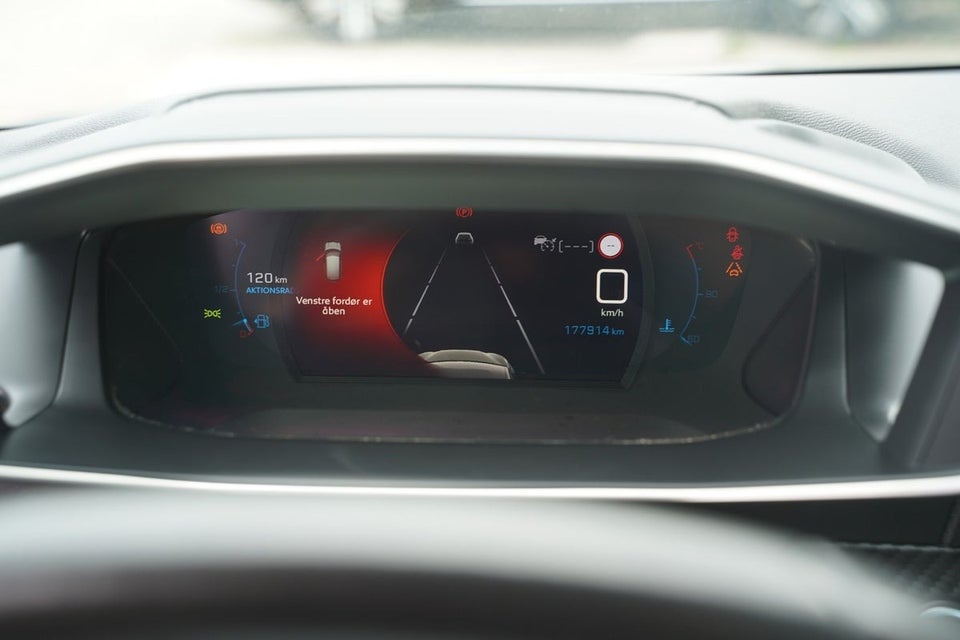 Peugeot 208 1,5 BlueHDi 100 Allure Sky 5d