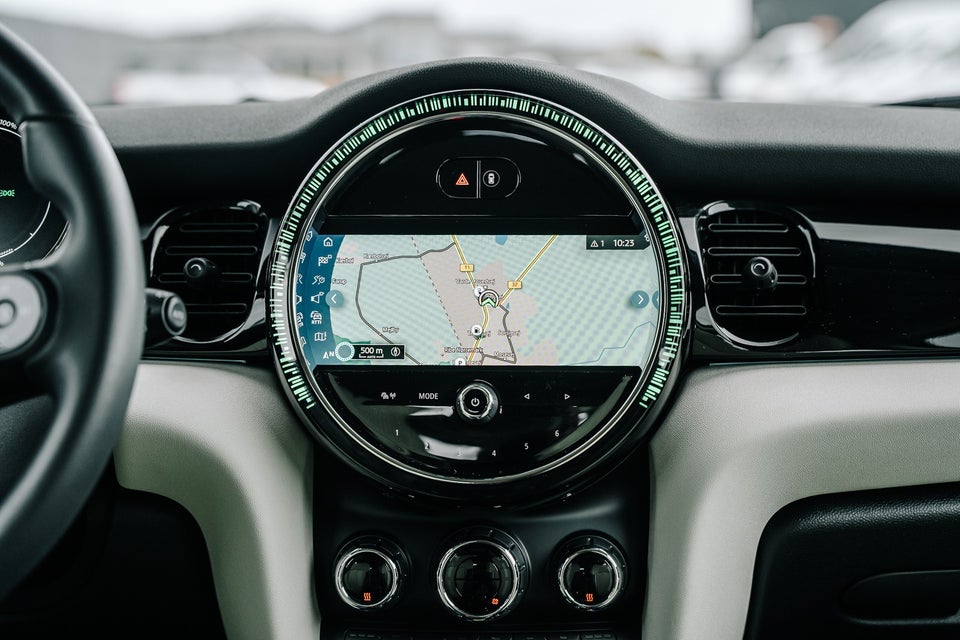 MINI Cooper SE Essential 3d