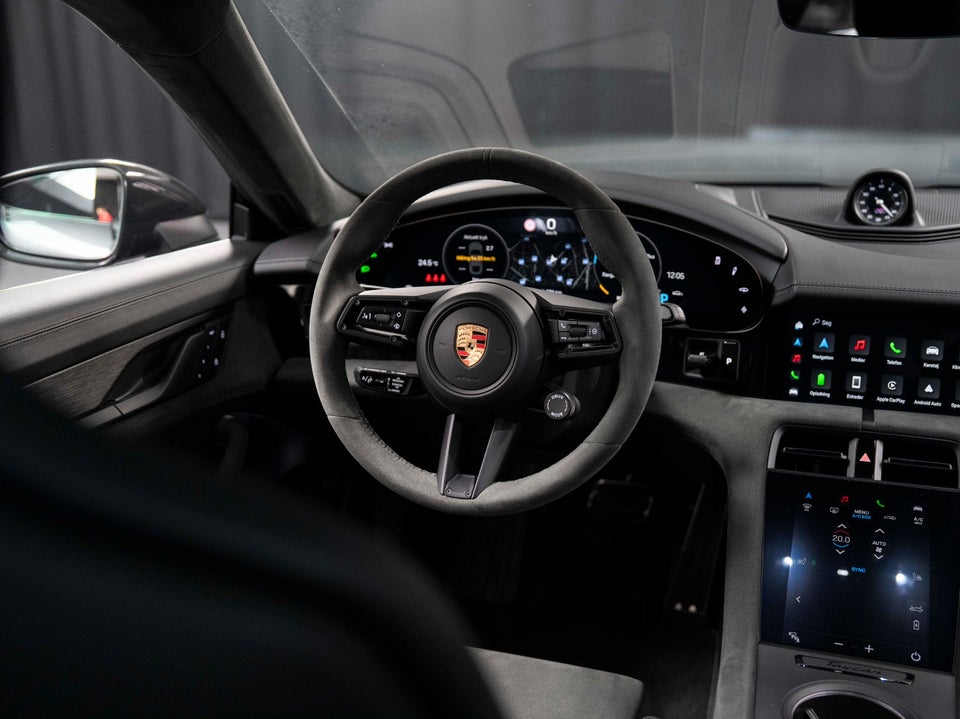 Porsche Taycan GTS Performance+  4d