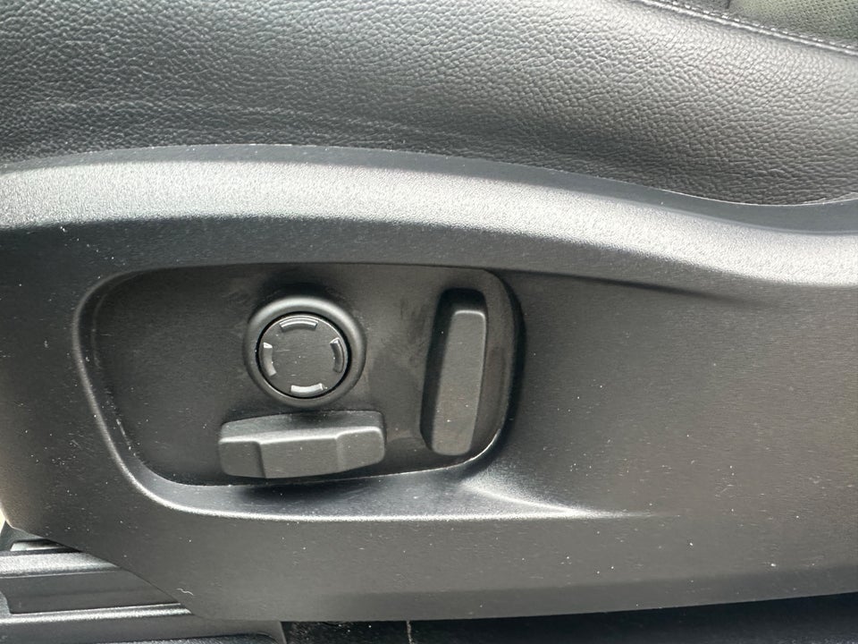 Land Rover Defender 90 3,0 D250 Hard Top X-Dynamic SE aut. Van 3d