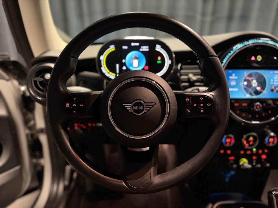MINI Cooper SE Classic Trim 3d