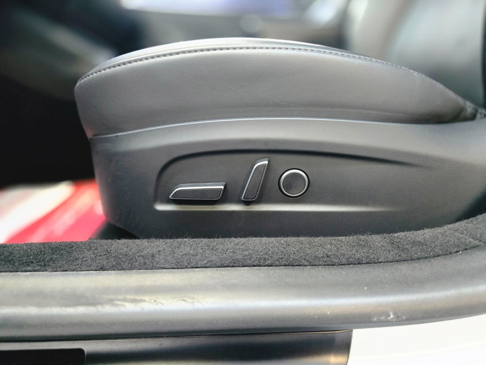 Tesla Model 3 Long Range AWD 4d