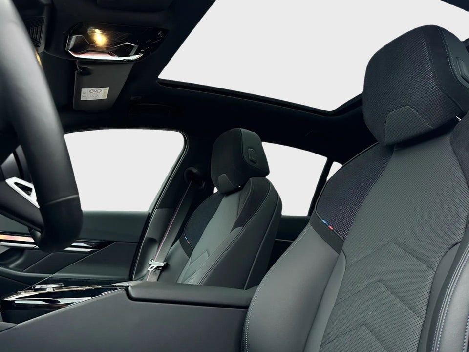 BMW i5 eDrive40 Fully Charged M-Sport Pro 4d