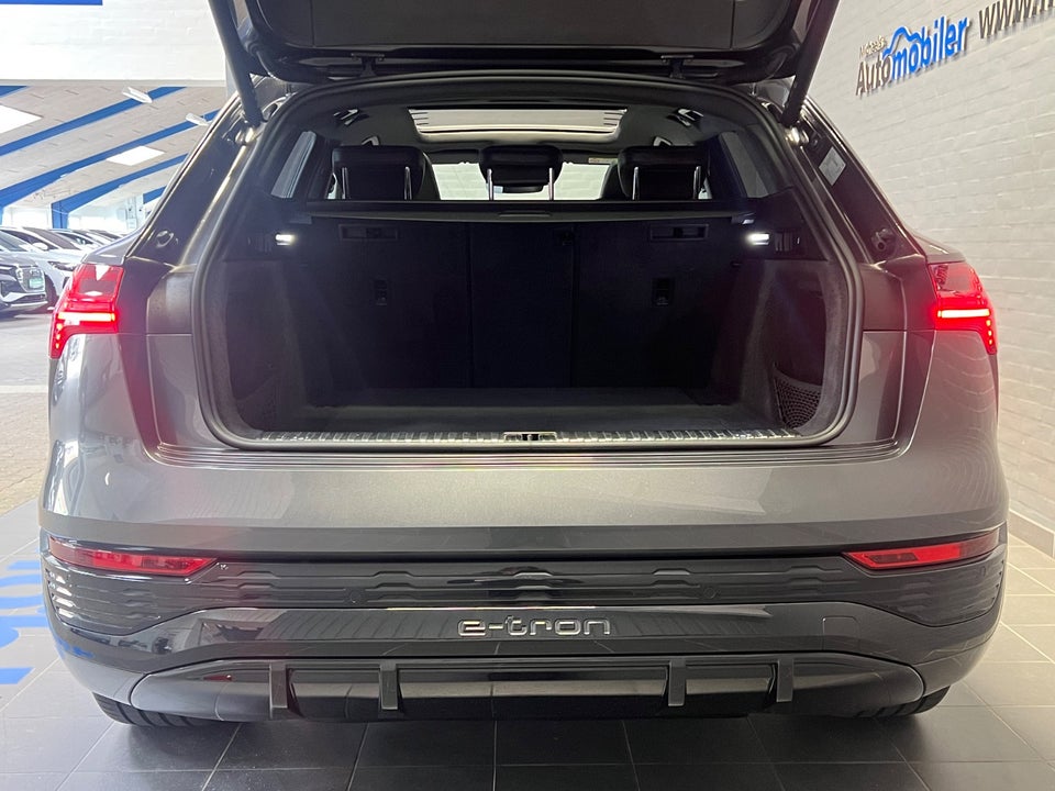 Audi Q8 e-tron 55 S-line quattro 5d