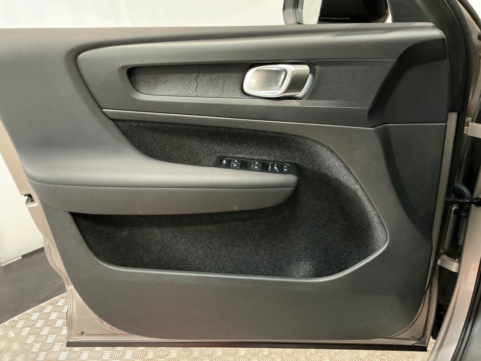 Volvo XC40 P6 ReCharge Core 5d