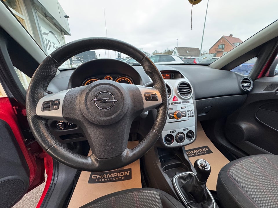 Opel Corsa 1,4 16V Enjoy 3d