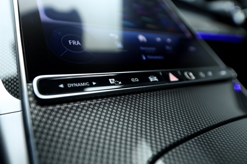 Mercedes C300 e 2,0 AMG Line stc. aut. 5d